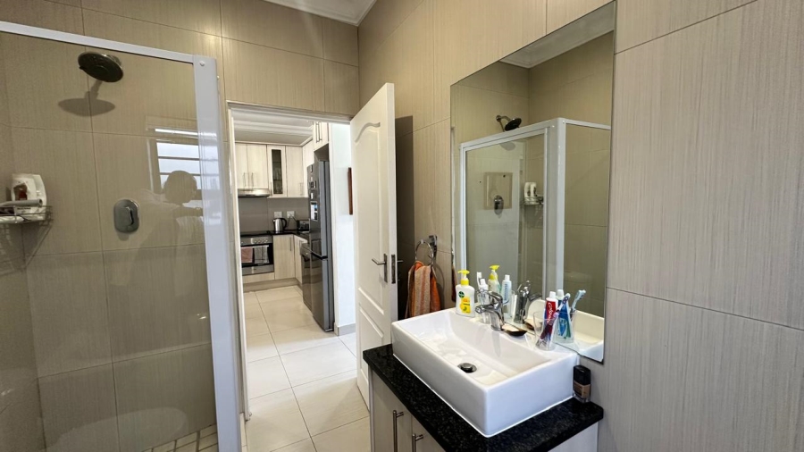 2 Bedroom Property for Sale in Parklands North Western Cape